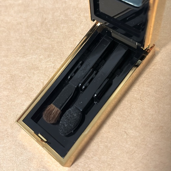 NIB [Yves Saint Laurent] Ombre Solo Radiance Smoothing Eyeshadow #05 Slate Green - Picture 7 of 15